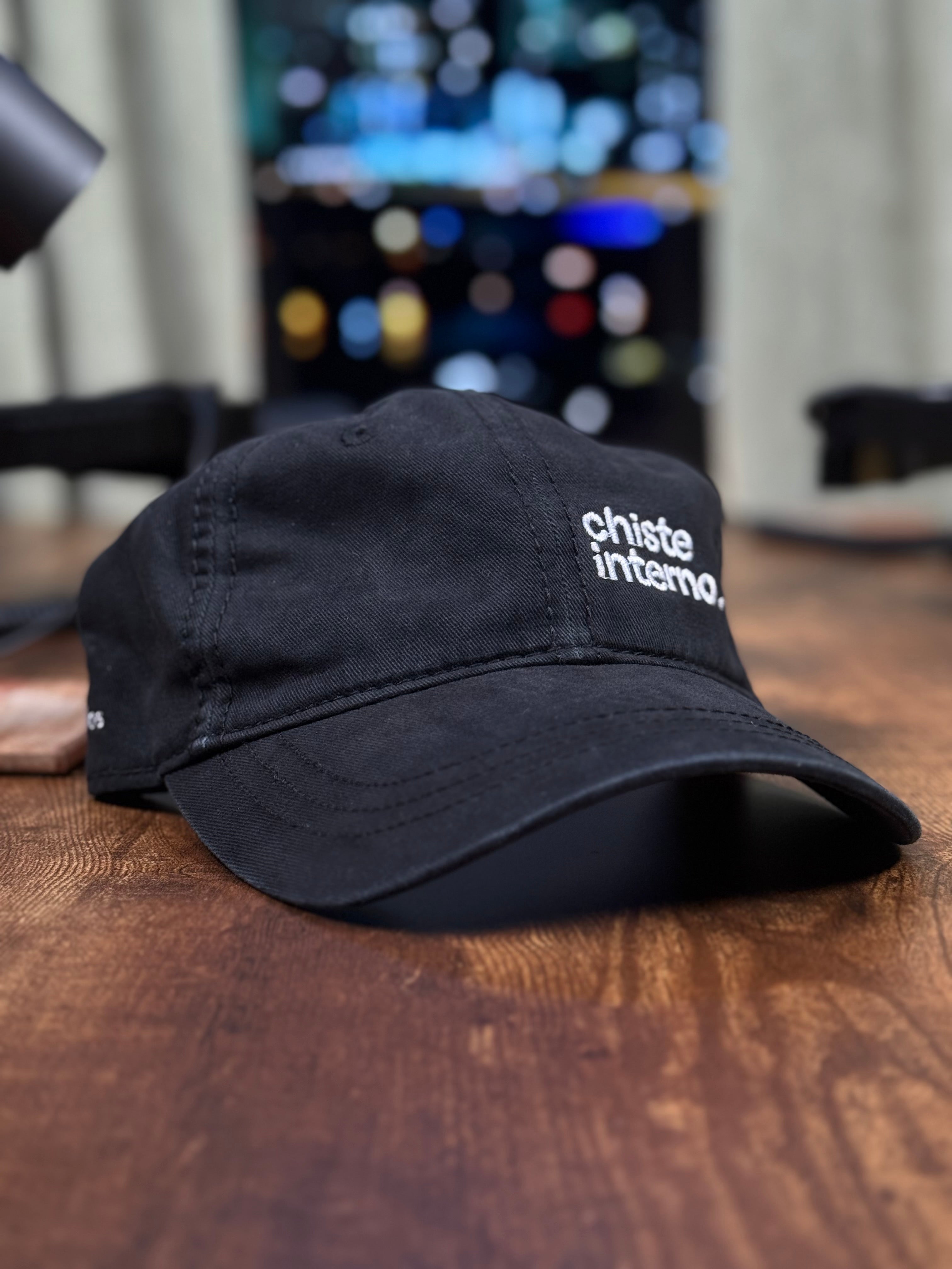 Gorra Edición Especial 100 Episodios – Chiste Interno
